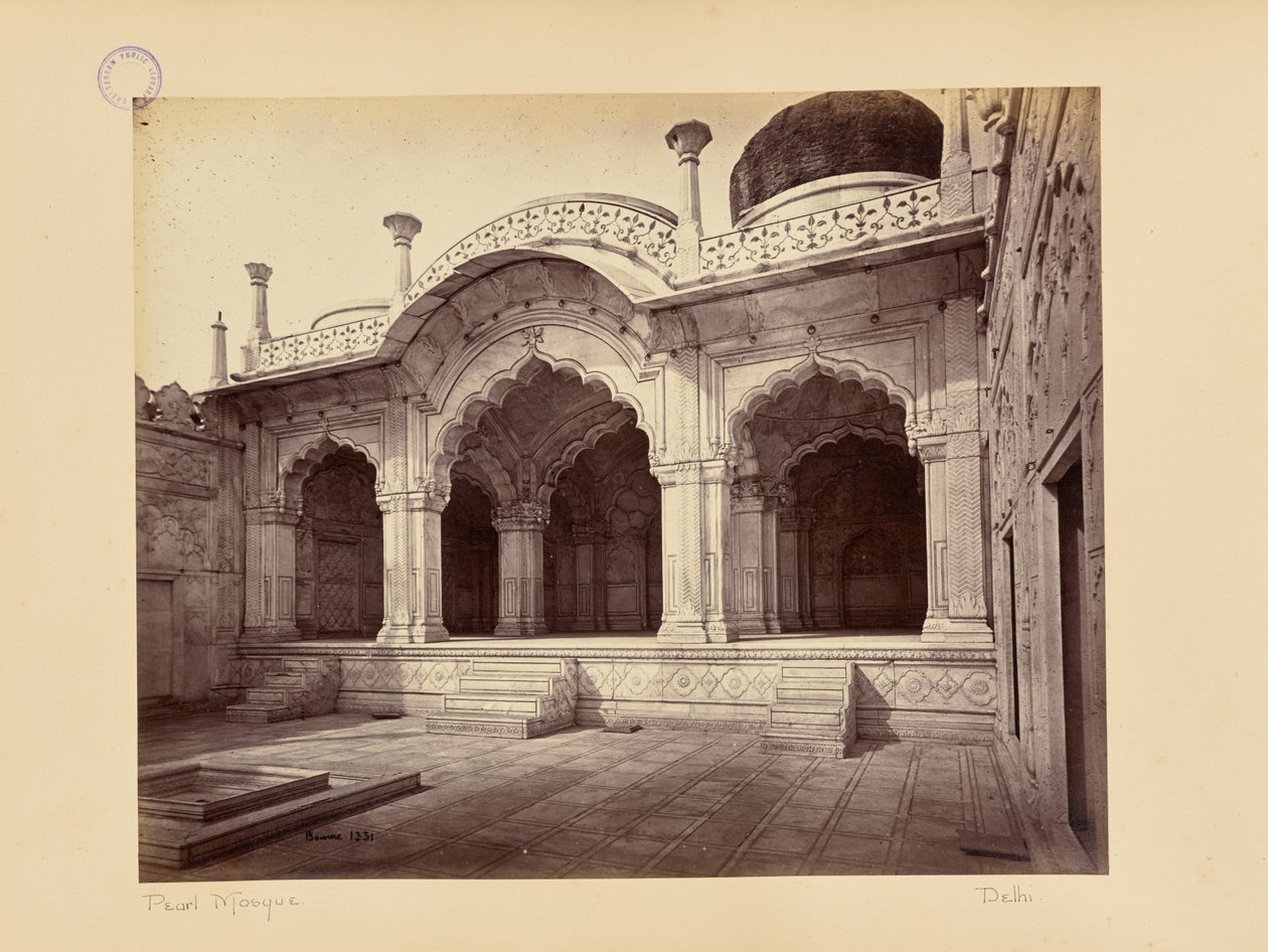 Delhi; il palazzo, la Moti Masjid (Moschea delle Perle) da Samuel Bourne