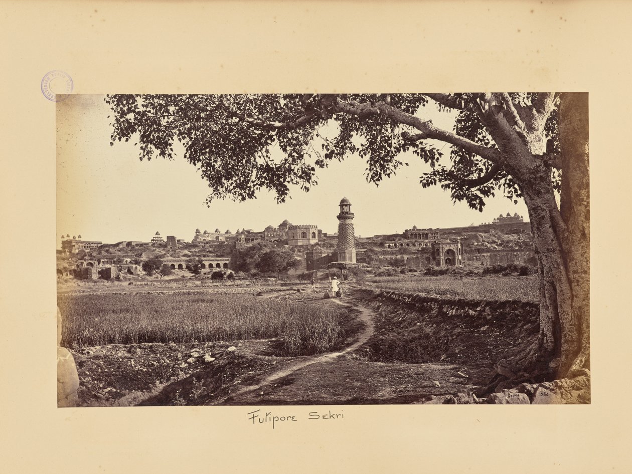 Fatehpur Sikri; veduta generale delle rovine (lato occidentale), dal piede della collina da Samuel Bourne