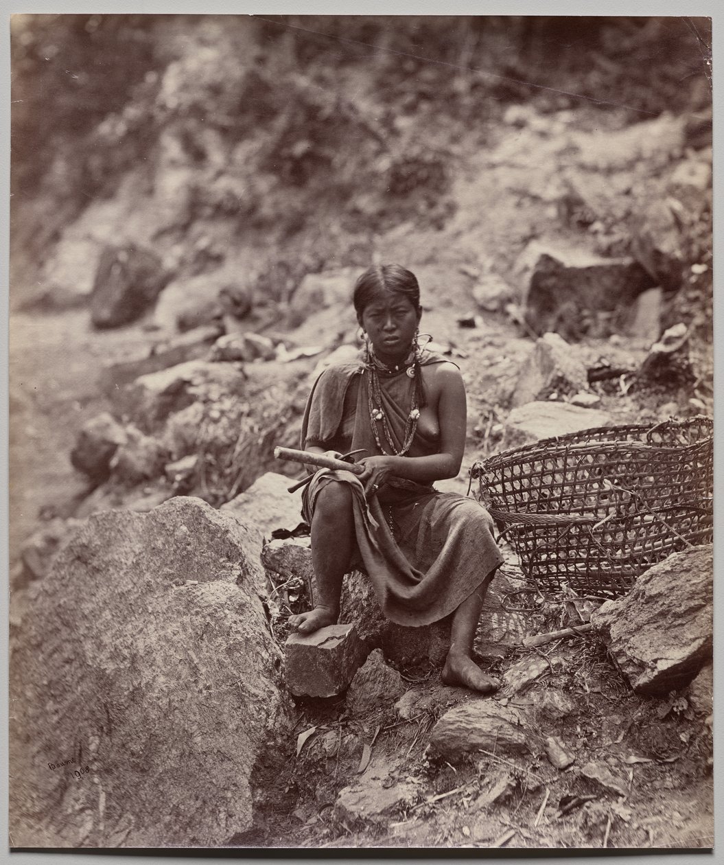 Donna Lepcha (numero 1908) da Samuel Bourne