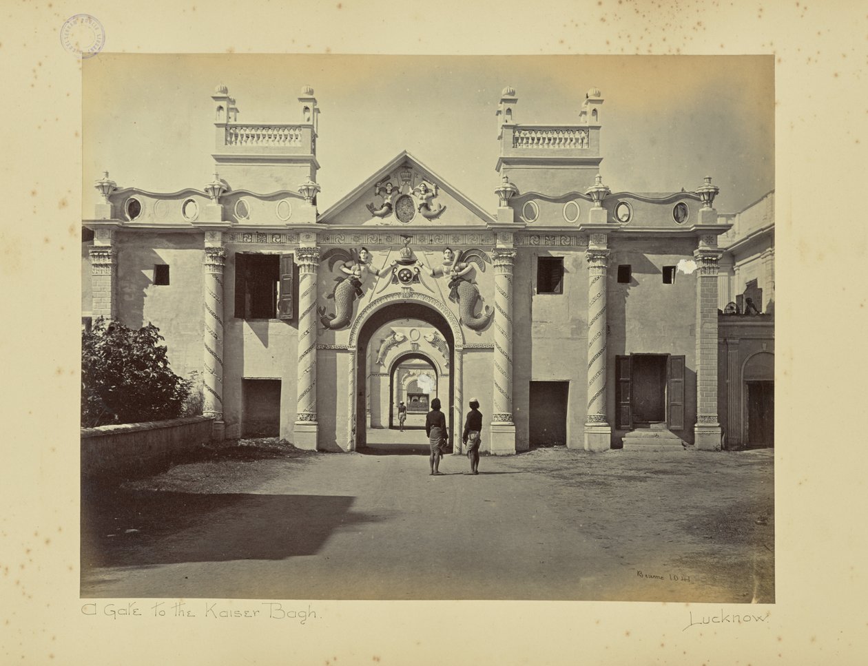 Lucknow; la Porta della Sirena, Kaiser Bagh da Samuel Bourne