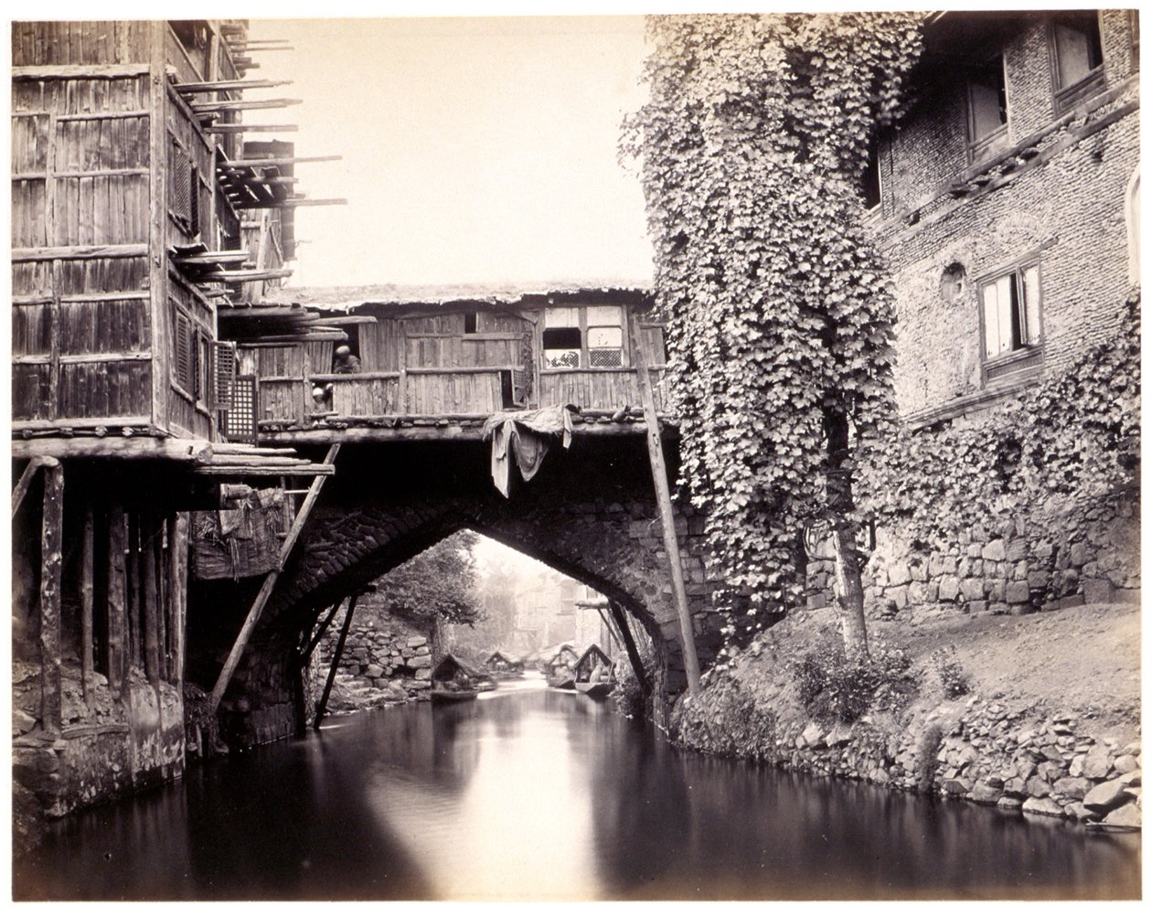 Sul canale Marqual, Kashmir da Samuel Bourne