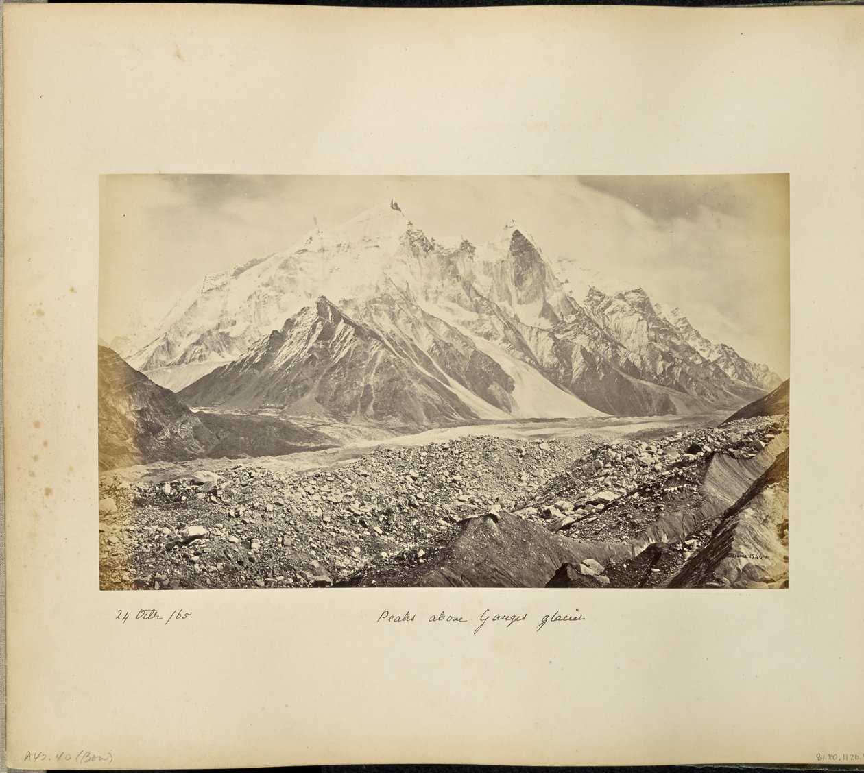 Catena di cime innevate sopra il ghiacciaio Gangotri da Samuel Bourne