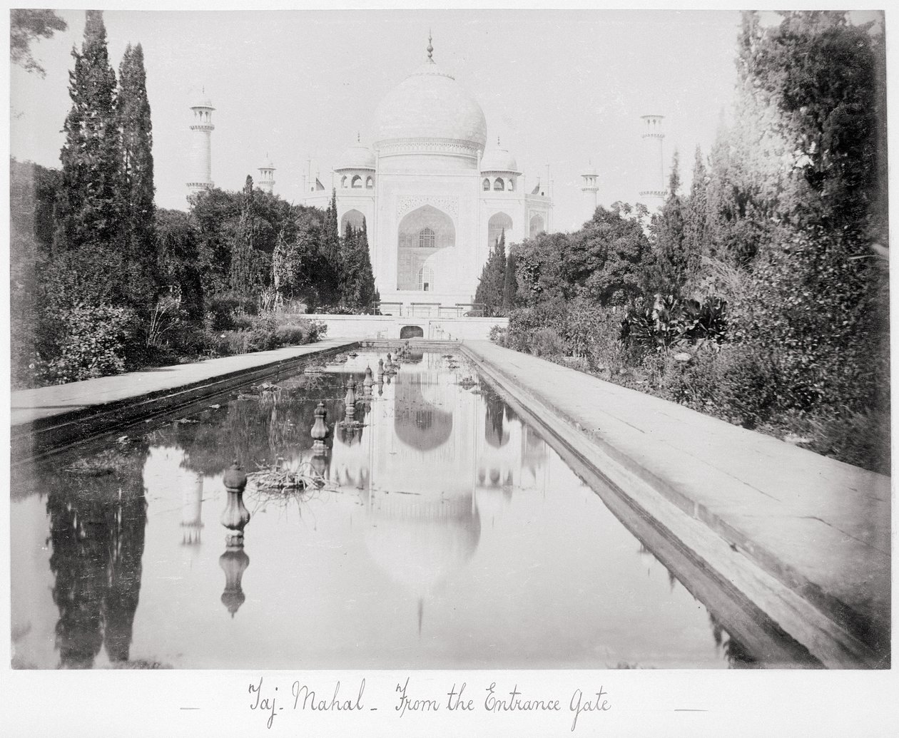 Taj Mahal, dal portale d