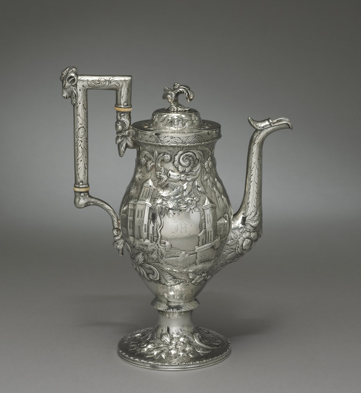 Caffettiera neo-rococò da Samuel Kirk