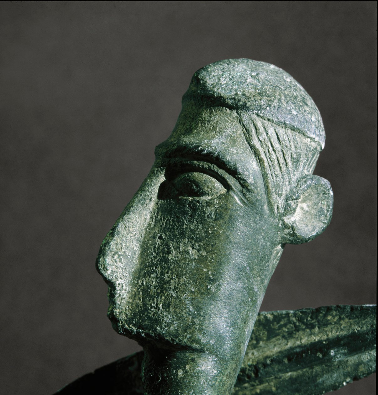 Cultura nuragica (nuraghi) sarda: testa di guerriero in bronzo. VIII-VII secolo a.C. Cagliari, Museo Archeologico Nazionale, Sardegna, Italia da Sardinia Nuragic Civilization