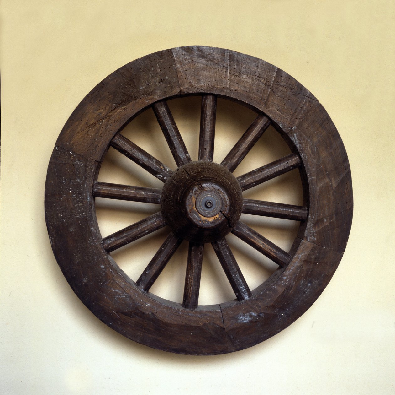 Copia di ruota medievale dalla Scandinavia. X secolo d.C. da Scandinavian School