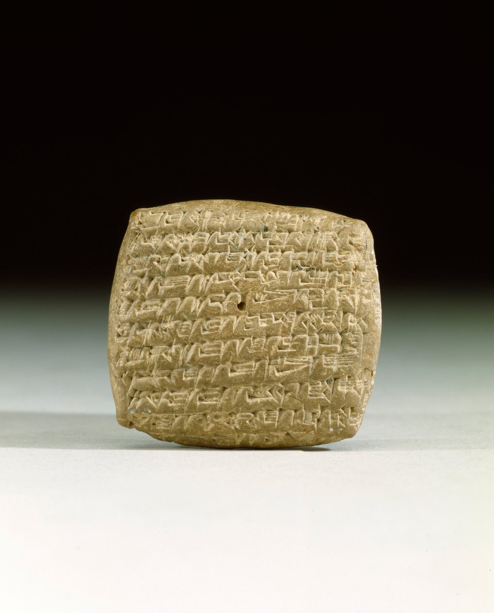 Antica tavoletta cuneiforme assira, dalla colonia mercantile di Kanesh in Cappadocia, che richiede il pagamento di conti scaduti, c.1900-1800 a.C. da School Assyrian