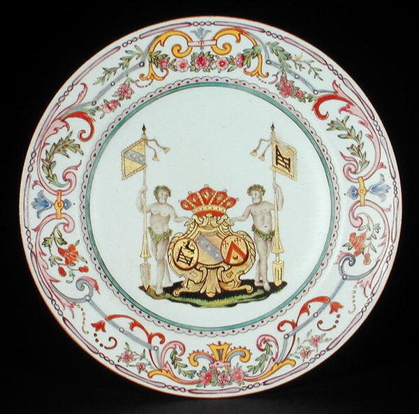 Piatto decorato in smalti famille rose con le armi di Goos di Ghyseghem, accollate con Vecquemans e Goubau, periodo Yonzheng (1725-35) c.1730 da School Chinese