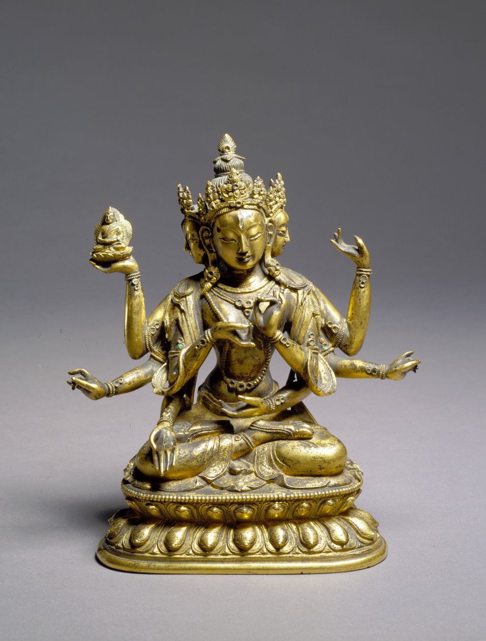 Usnisavijaya seduto, dinastia Qing (bronzo con doratura e malachite) da School Chinese