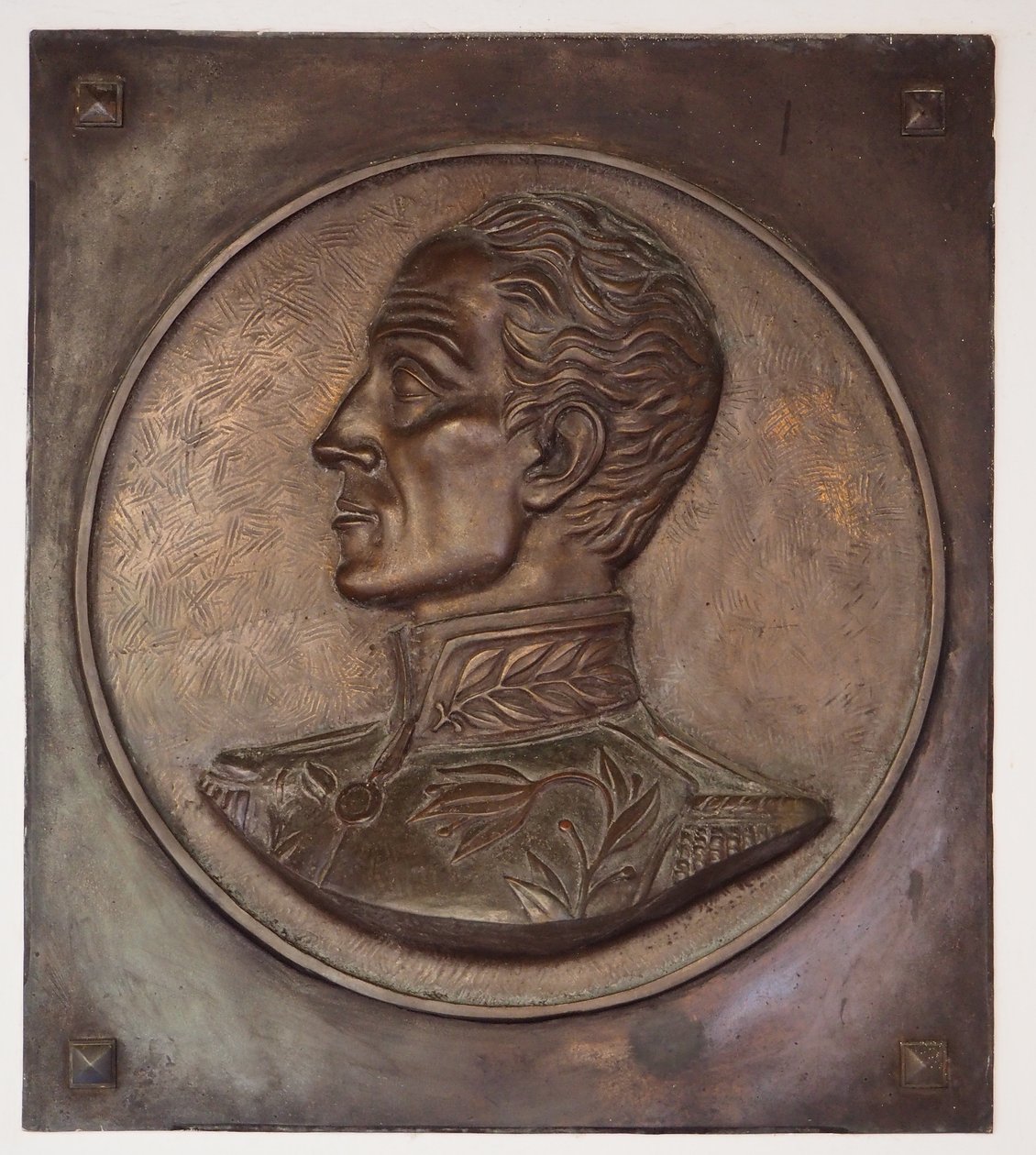 Simon Bolivar, bassorilievo da School Colombian