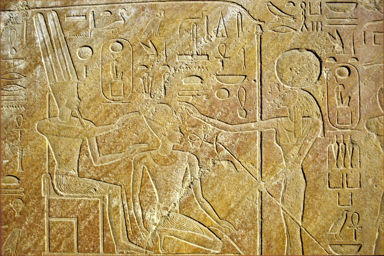 Antico Egitto, Pittura murale/incisione, Sakhmet si rivolge ad Amon Ra e Hatshepsut, Tempio di Karnak, Luxor da School Egyptian