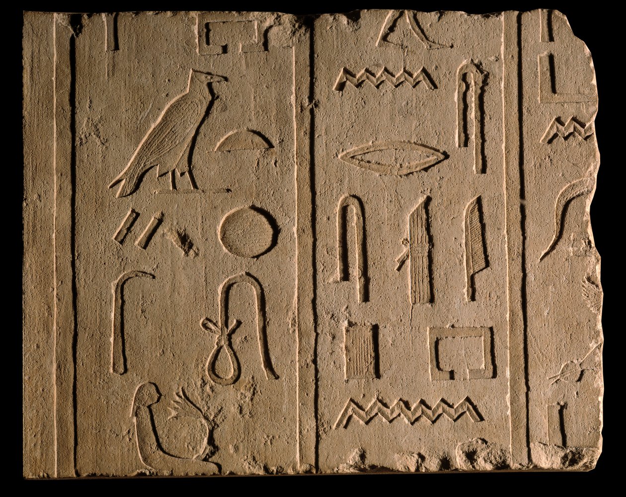 Antichità egizia: iscrizione funeraria che menziona una donna di nome Takhout. VIII secolo a.C. Parigi, Museo del Louvre da School Egyptian