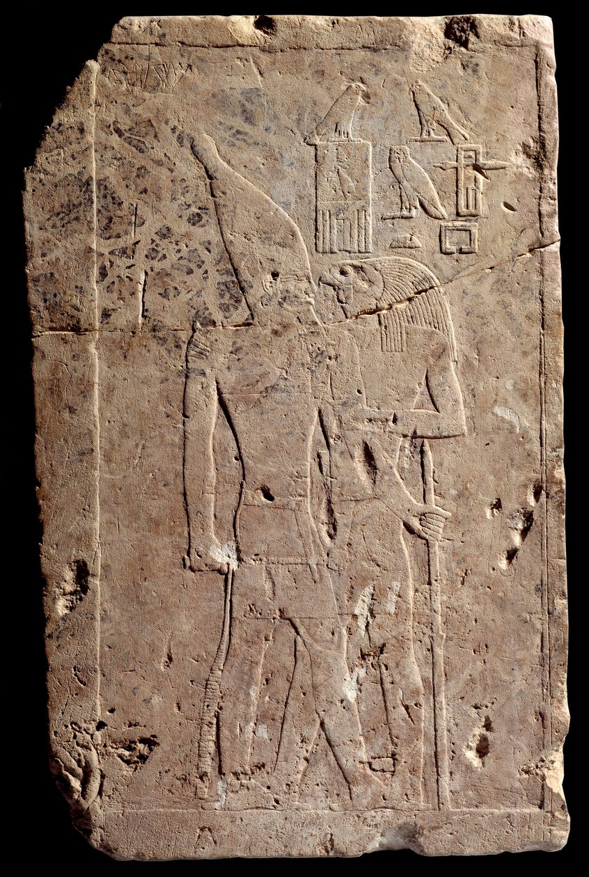 Antichità egizia: rilievo in calcare che raffigura il re Qahedjet (Kahedjet) abbracciato dal dio Horus. Antico impero. Fine della III dinastia. 2700-2620 a.C. Parigi, Museo del Louvre da School Egyptian