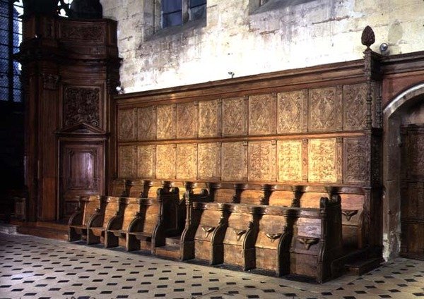 Stalli del coro del XIV secolo, con pannelli del XVI secolo da School French
