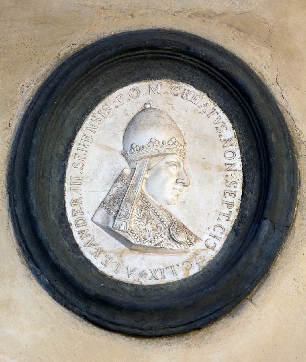 Medaglione a bassorilievo di Papa Alessandro III da School Italian