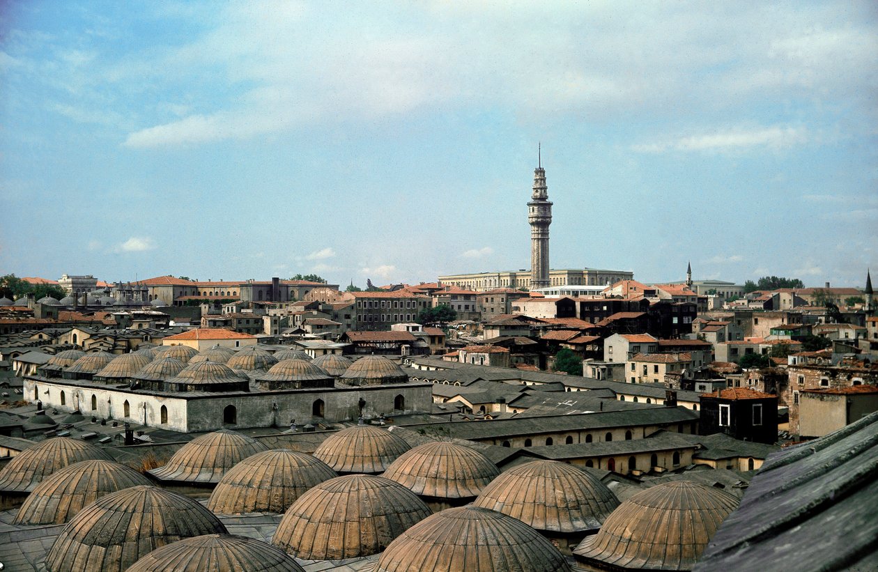 Veduta panoramica di Istanbul, con cupole del Gran Bazar da School Ottoman