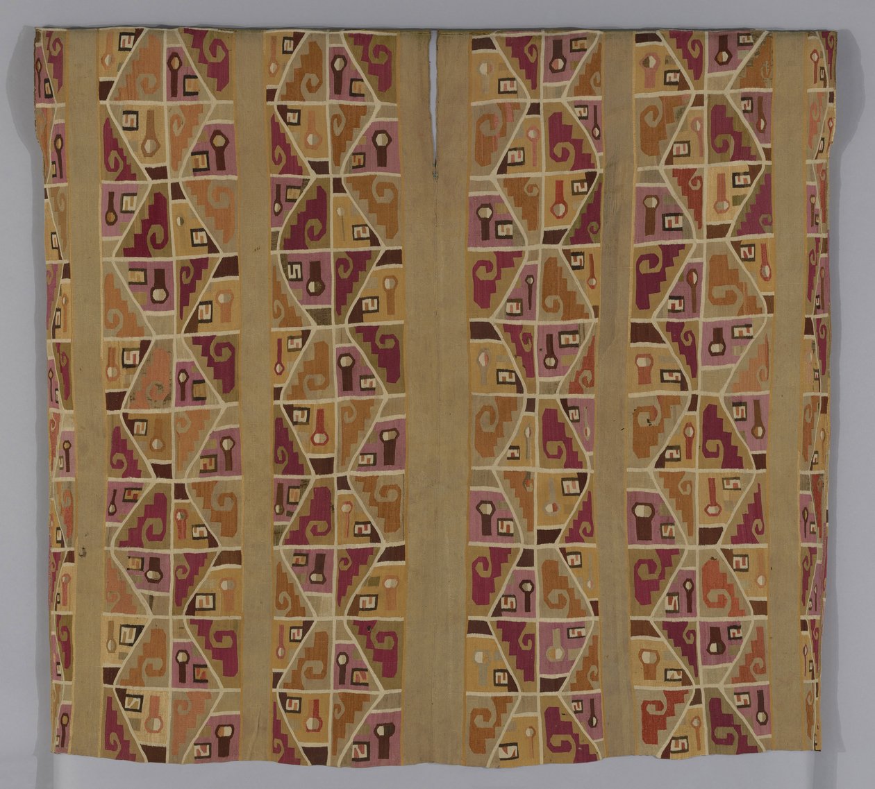 Tunica, 600-800 da School Peruvian