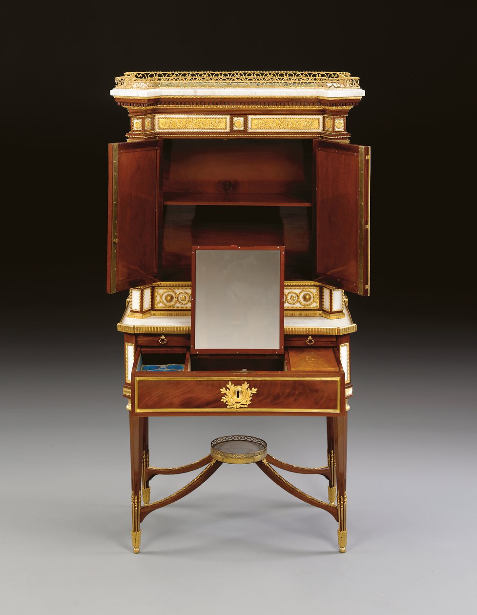 Bonheur du jour russo in marmo bianco e mogano con montature in bronzo dorato, c.1790 da School Russian