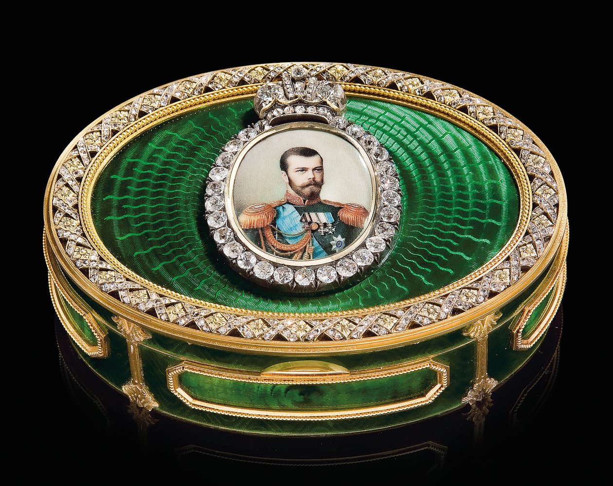 Una tabacchiera gioiello con un miniatura ad acquerello dell