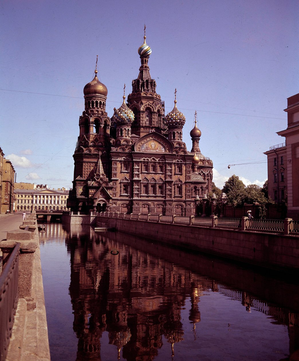 Architettura: vista della chiesa del Salvatore sul Sangue Versato realizzata tra il 1883 e il 1907. San Pietroburgo, Russia da School Russian