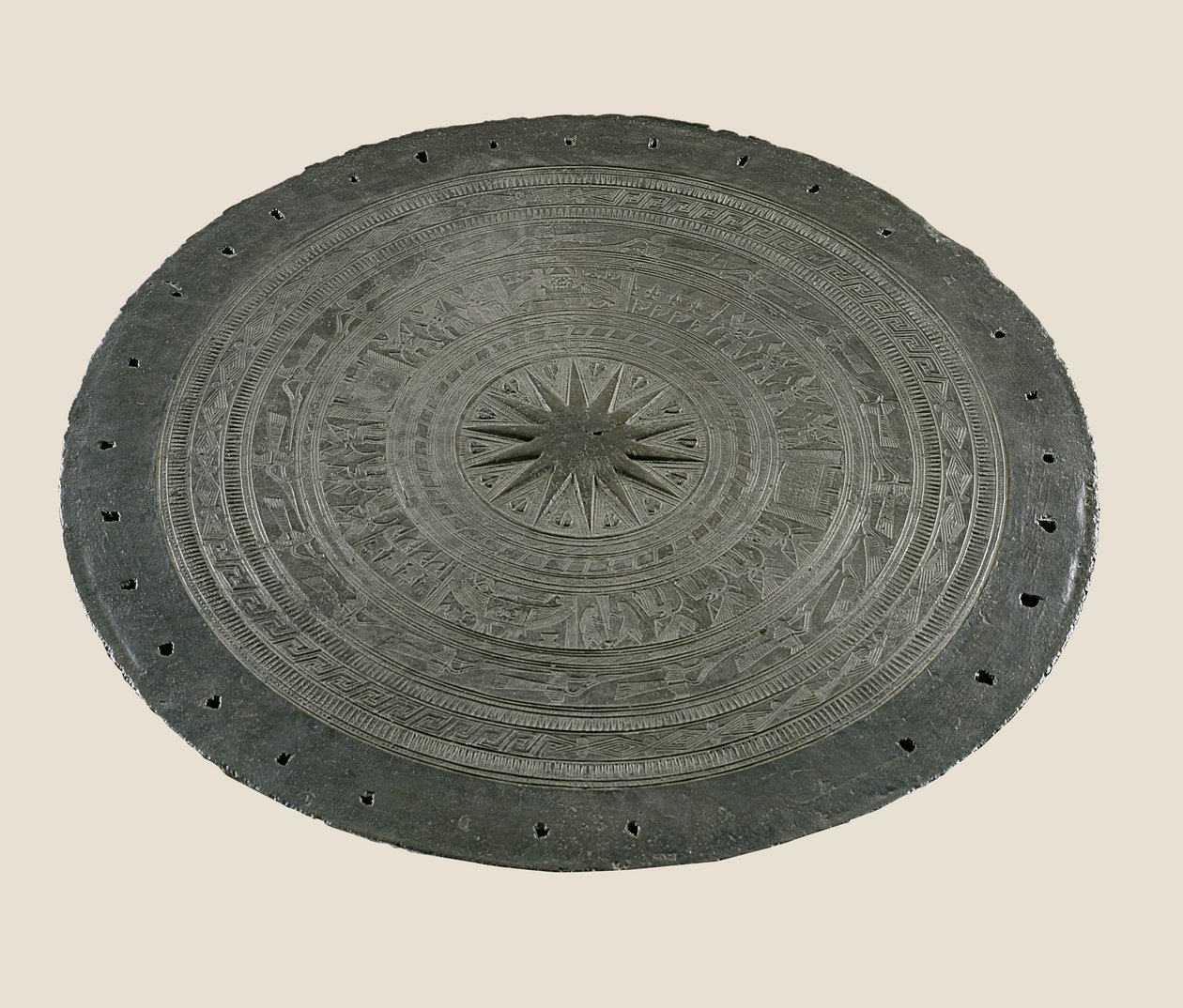 Dettaglio della parte superiore del tamburo Dong Son, II-I secolo a.C. (bronzo) da School Vietnamese