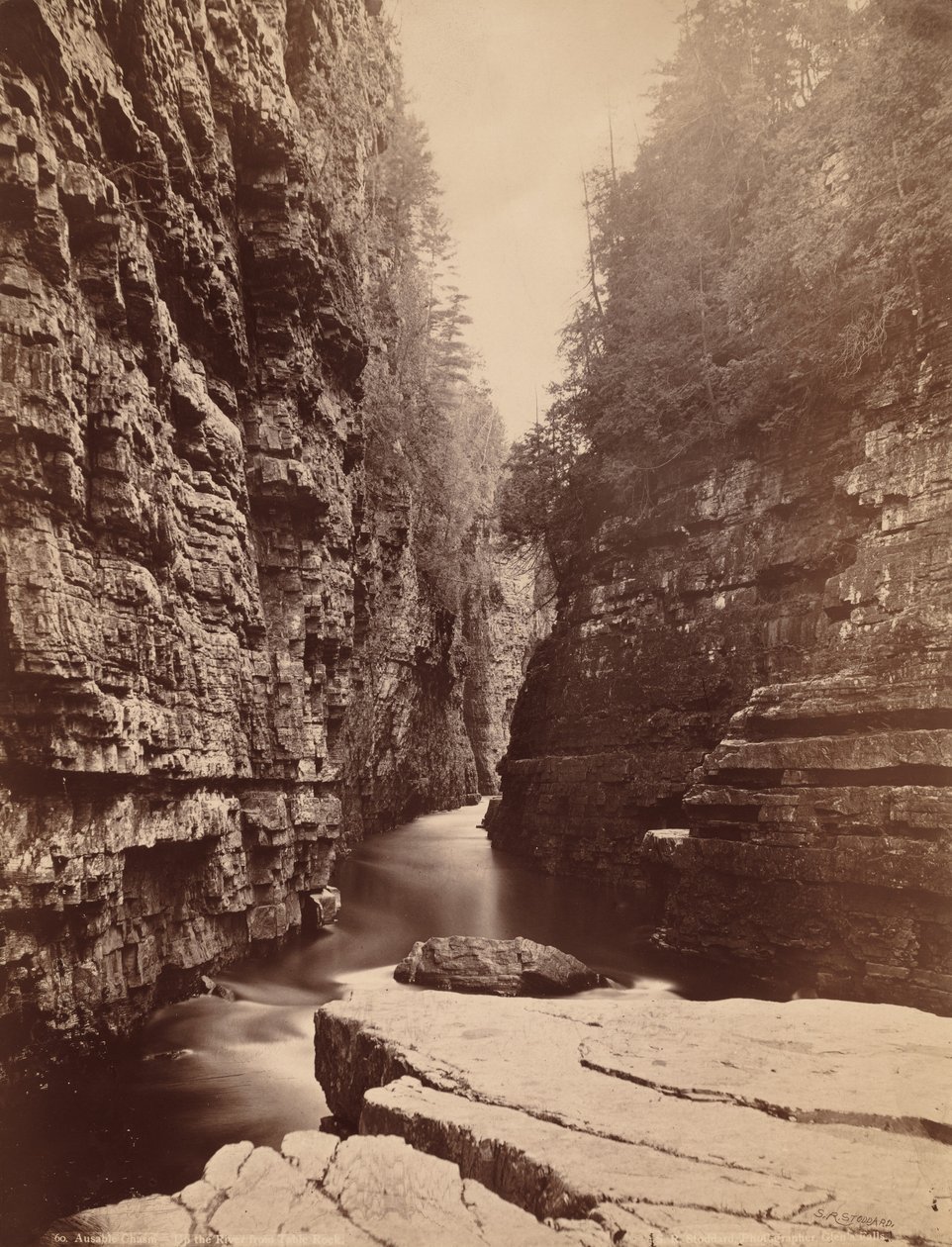 Ausable Chasm - Risalendo il fiume da Table Rock, 1880 ca. 1880 (foto) da Seneca Ray Stoddard