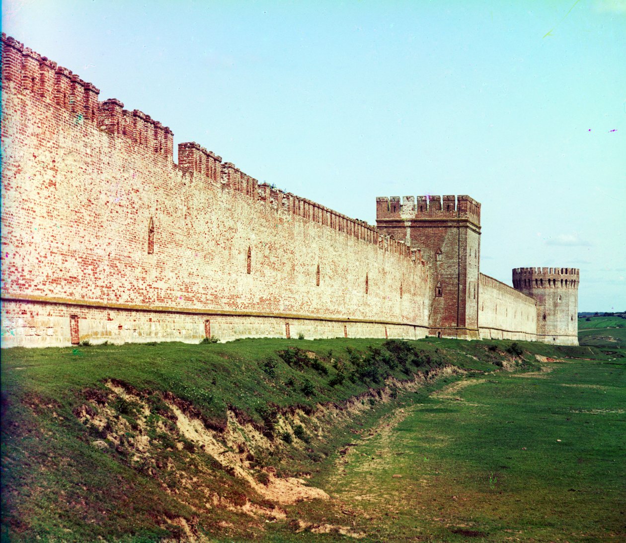 Muro della fortezza con torre Veselukha. Smolensk, Russia, pubblicato nel 1912 da Sergei Mikhailovich Prokudin Gorskii