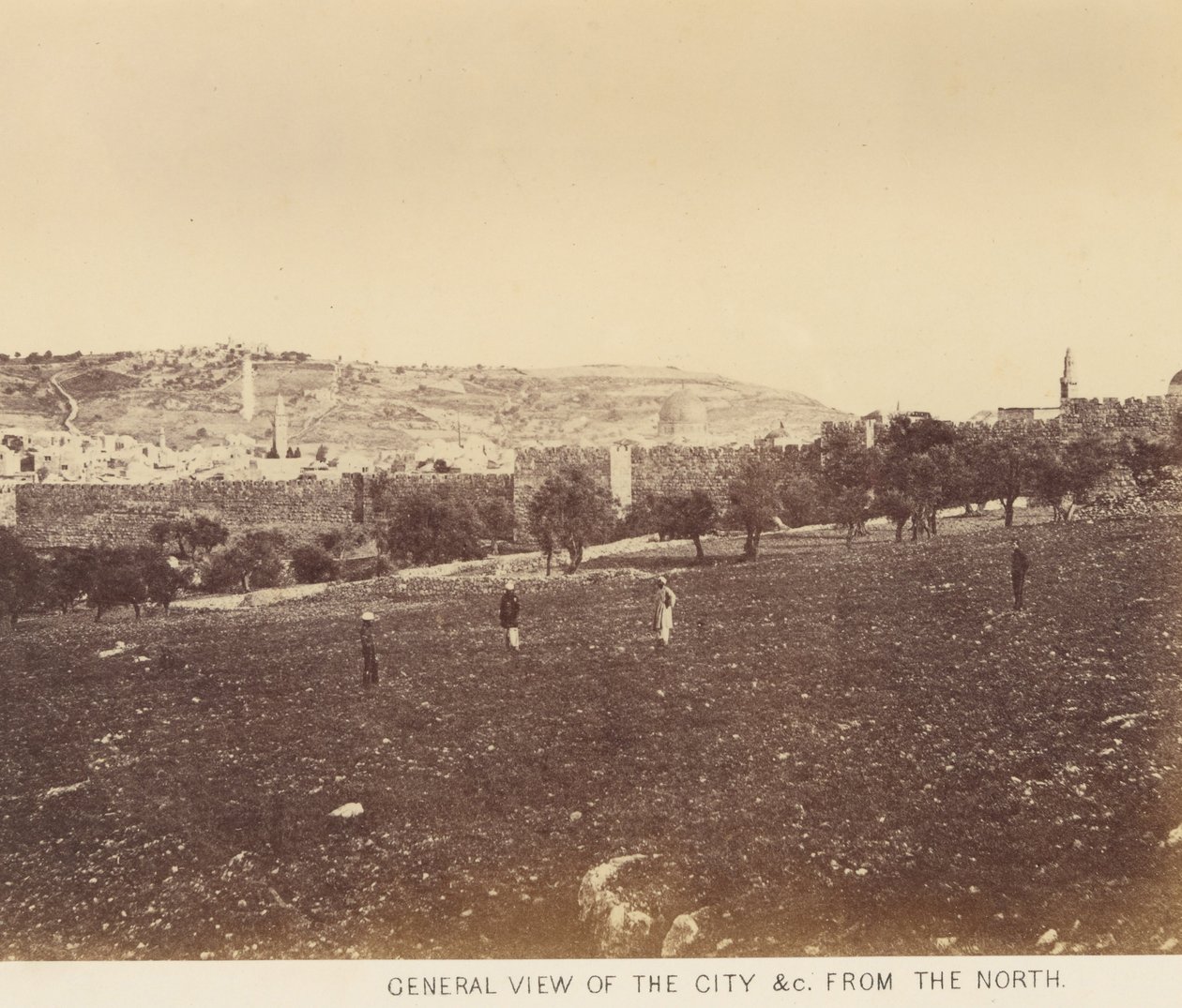 Vista panoramica della città - Vista generale della città da nord da Sgt. James M. McDonald