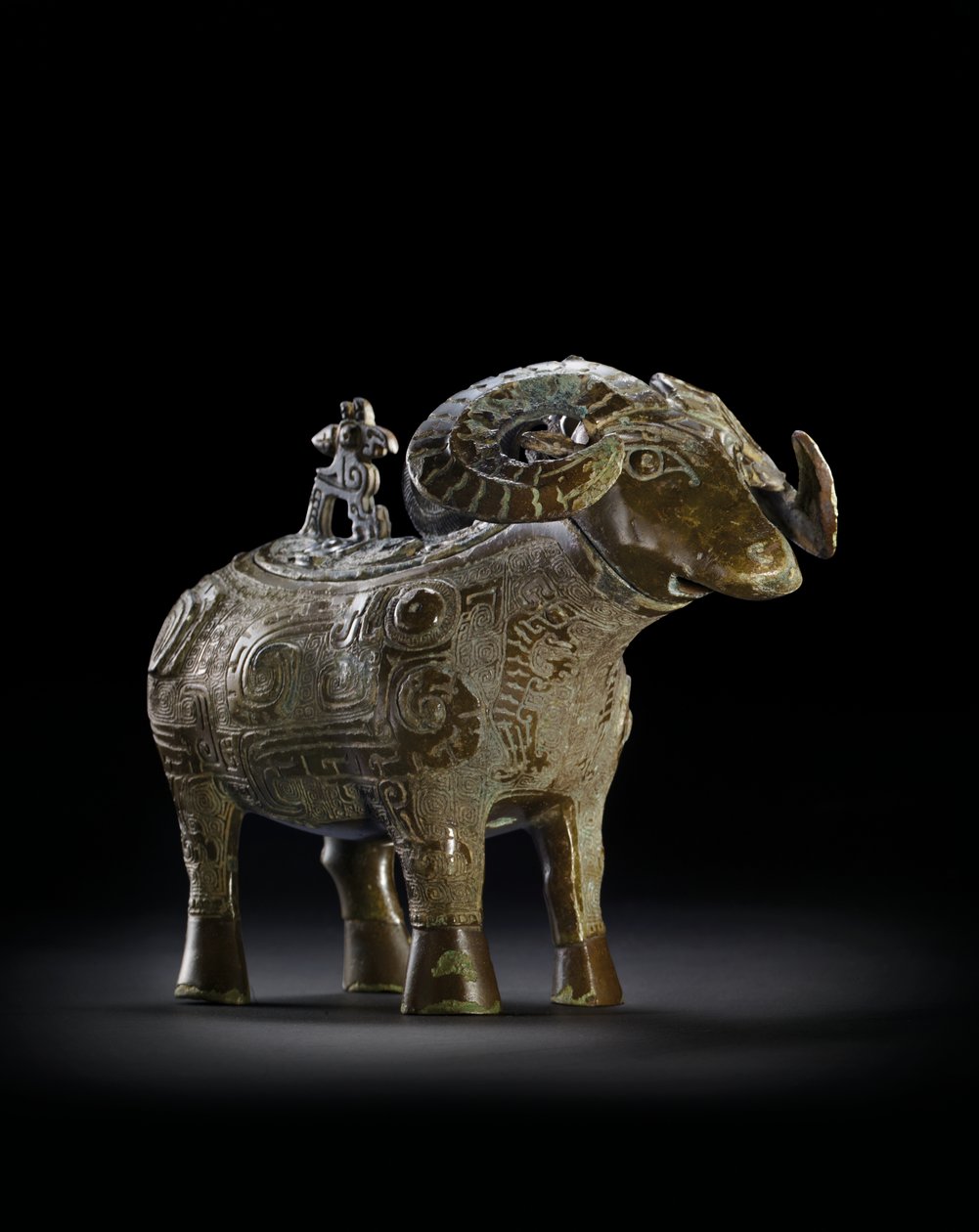 Vaso rituale a forma di ariete, Gong da Shang Dynasty Chinese School