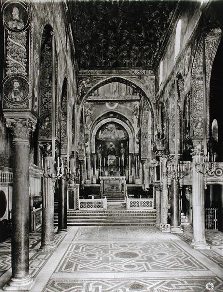 Vista Interna della Navata da Sicilian School