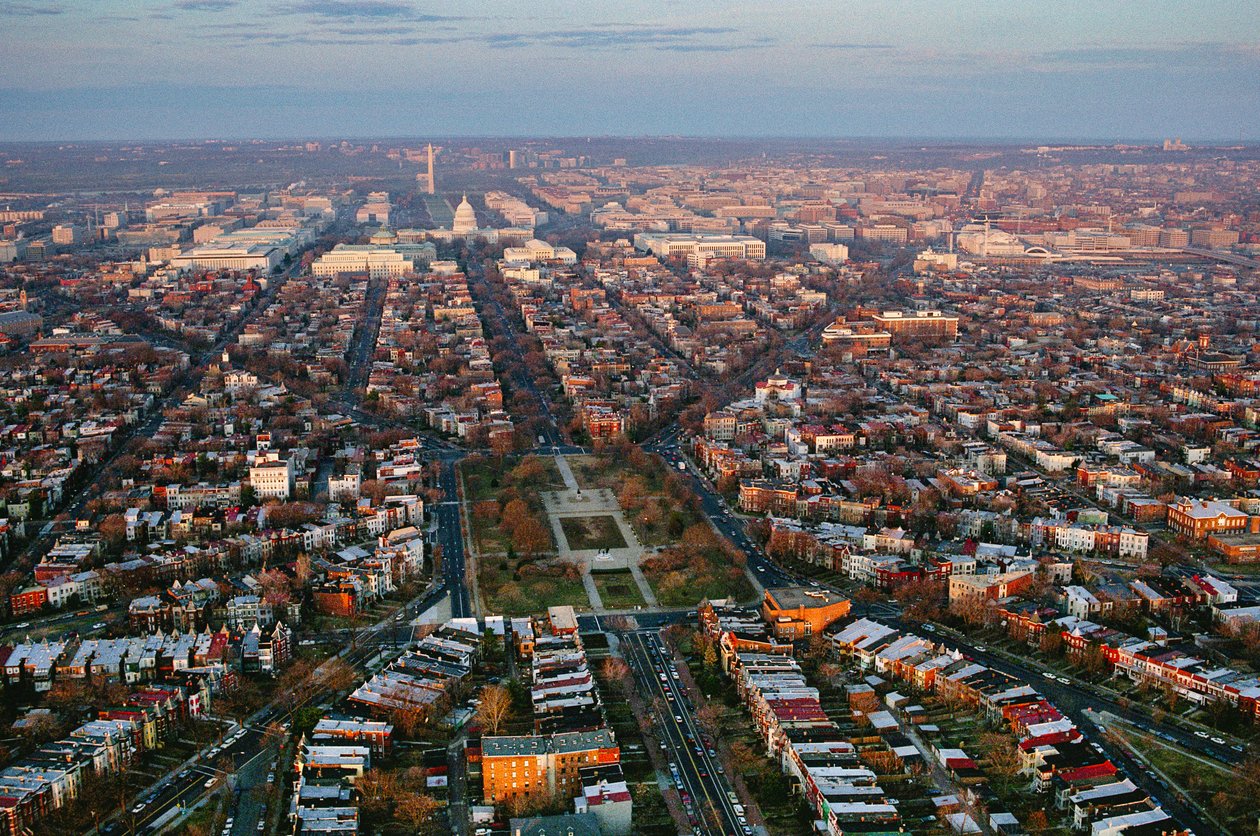 Vista della città verso ovest verso il Campidoglio e il Monumento a Washington con Lincoln, 2022 (foto) da Sisse Brimberg