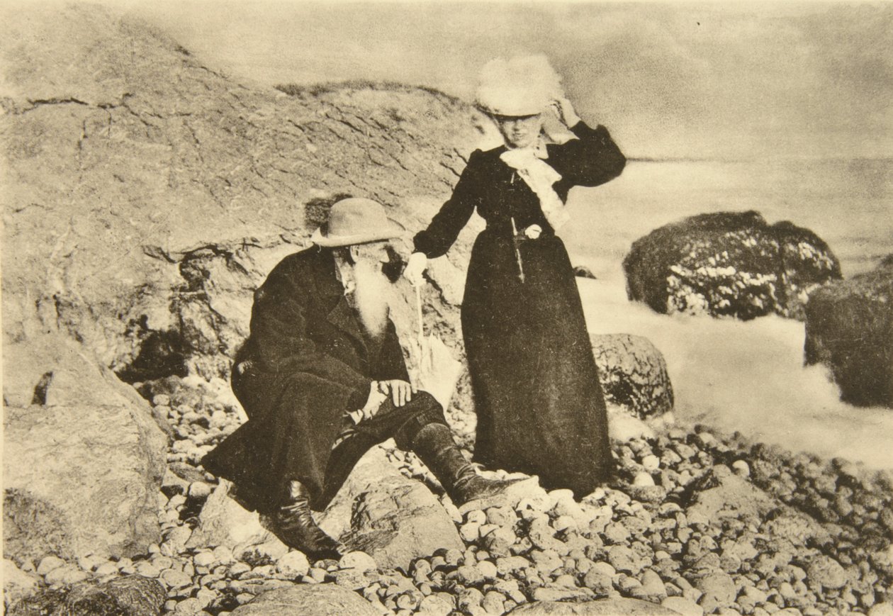 Lo scrittore russo Lev Tolstoj e sua moglie Sofia sul Mar Nero, Crimea, Russia, 1902 da Sophia Andreevna Tolstaya