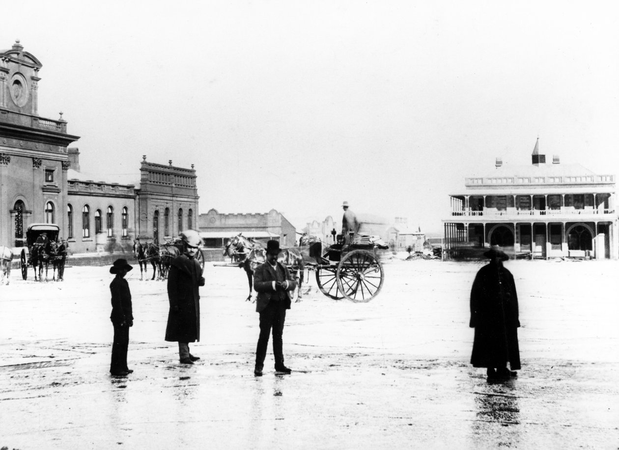 Piazza del Mercato, Johannesburg, c.1895 da South African Photographer