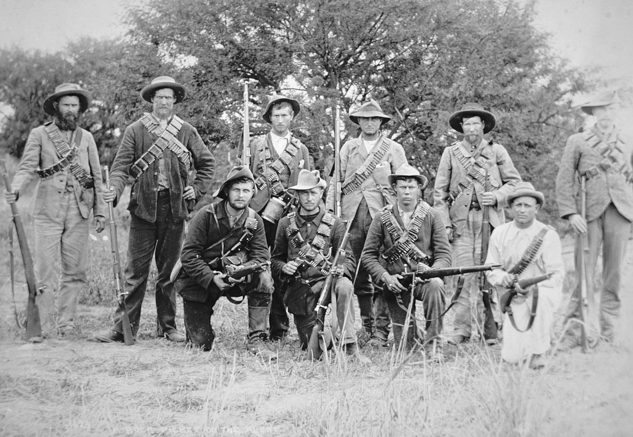 Commandos boeri armati con il fucile Mauser modello 1895 da South African Photographer