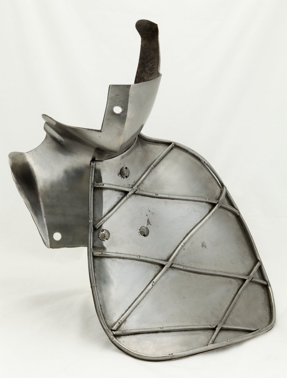 Bevor rinforzato con bersaglio inclinato, c.1560 da South German School