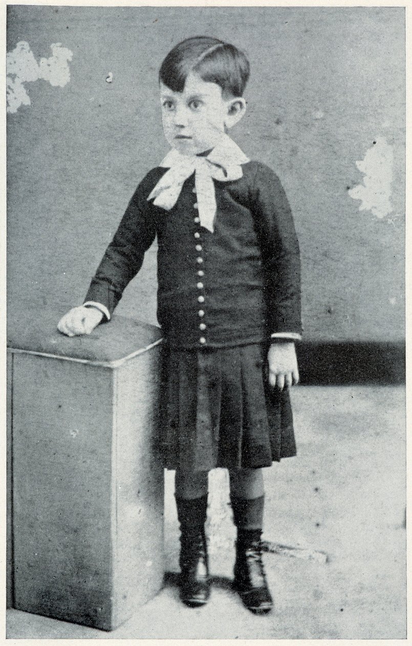 Pablo Picasso, a quattro anni, 1885 da Spanish Photographer