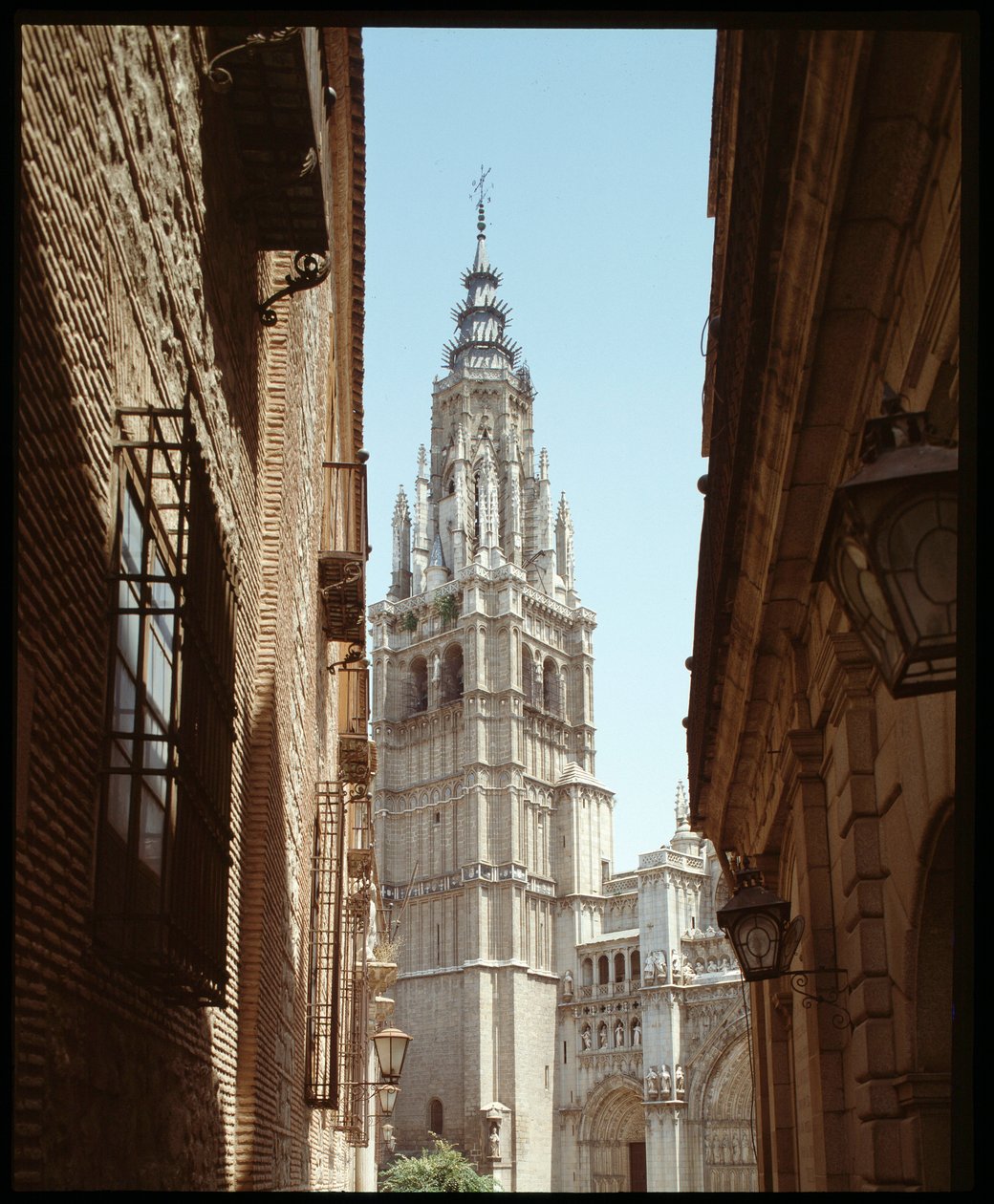 Arte gotica: veduta della Cattedrale di Santa Maria (XIII-XV secolo) Toledo, Spagna (veduta del campanile della cattedrale di Santa Maria) da Spanish School