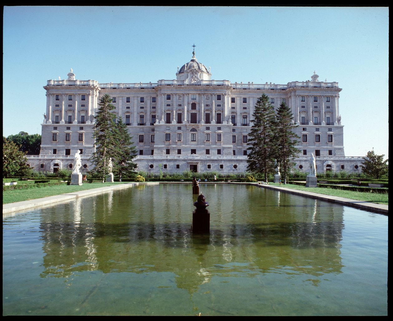 Vista del Palazzo Reale (1738-1755) (fotografia) da Spanish School