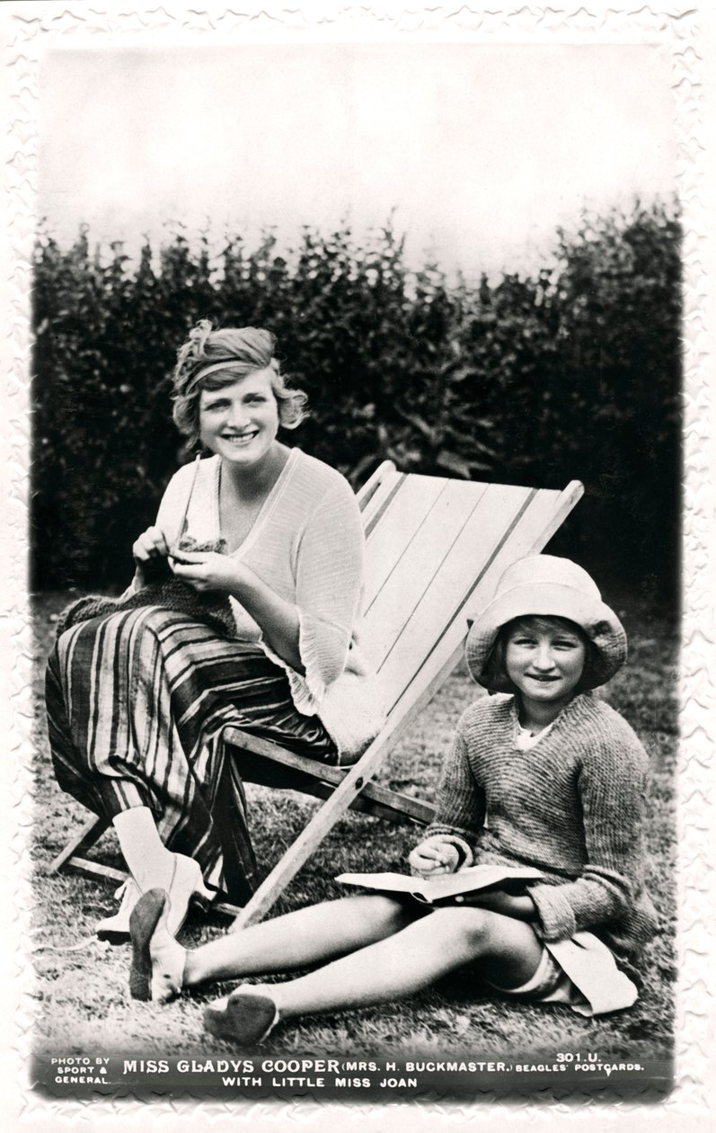 Gladys Cooper 1888-1971, attrice inglese, con sua figlia Joan, inizio 20° secolo da Sport and General
