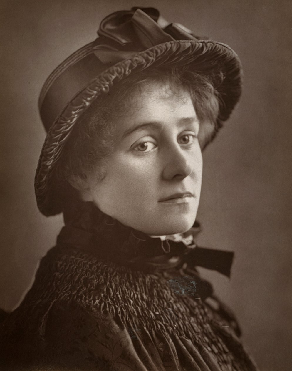 Kate Rorke, attrice britannica, 1883 da St James