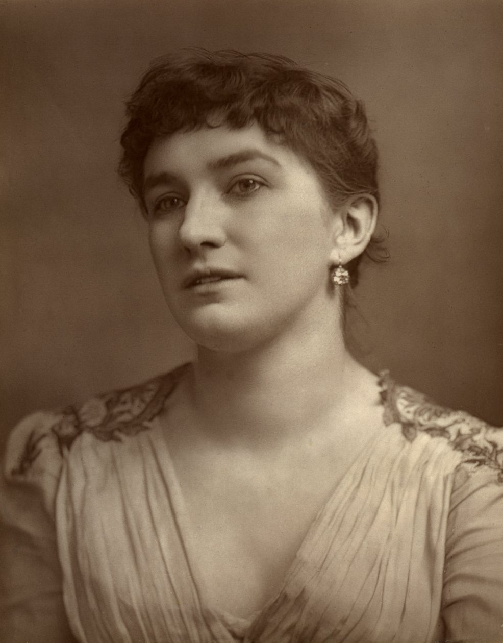Nelly Bromley, attrice e cantante britannica da St James