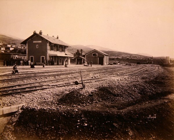 Stazione di Mallakah-Zahleh sulla linea ferroviaria Beirut-Damasco da Studio Bonfils
