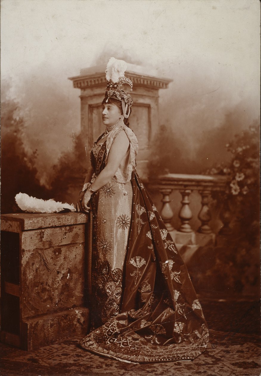 Louise, Duchessa di Devonshire, come Zenobia, Regina di Palmira, Il Ballo del Giubileo di Diamante della Duchessa di Devonshire a Devonshire House da Studio Lafayette
