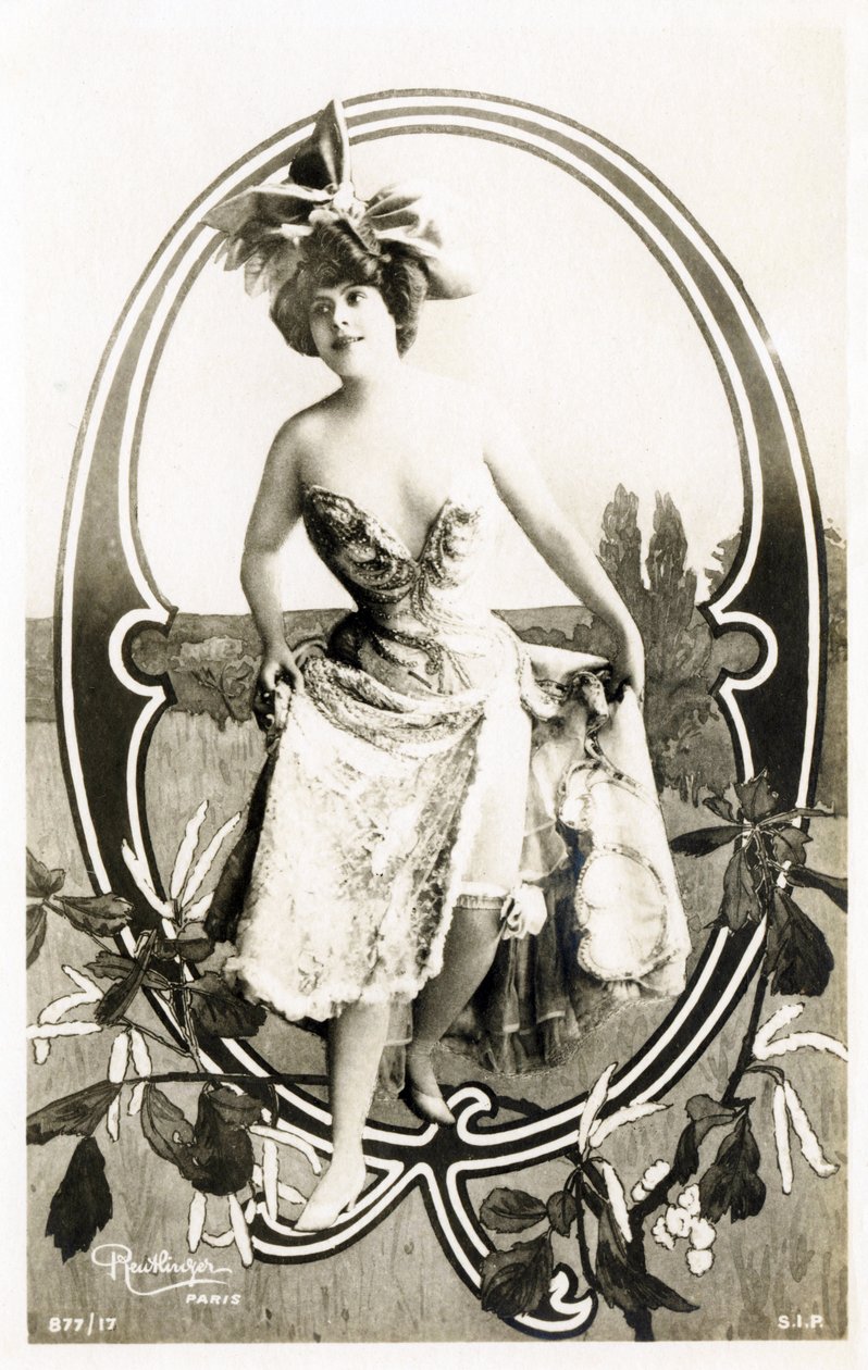 Q: Marcelle Yrven, attrice francese - Teatri: Palais Royal, Folies dramatiques, Parigi - Alfabeto in cartolina da Studio Reutlinger