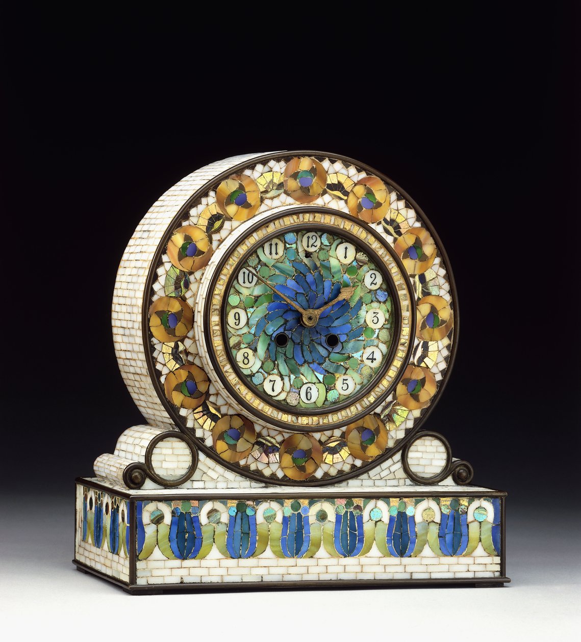 Orologio da camino in vetro Favrile con montatura in bronzo da Studios Tiffany