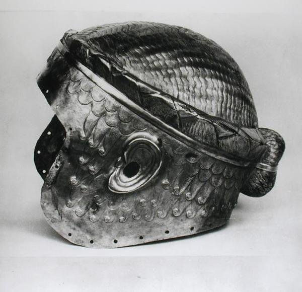Elmo in elettro di re Mes-Kalem-Dug, c.2500-2400 a.C. da Sumerian