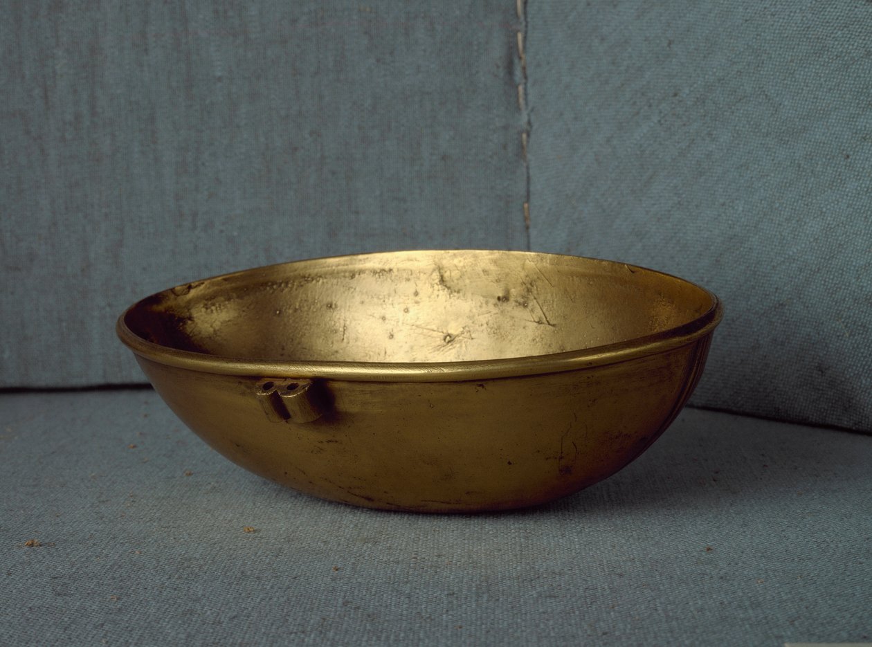 Civiltà sumera: coppa ovale in oro da Sumerian Sumerian