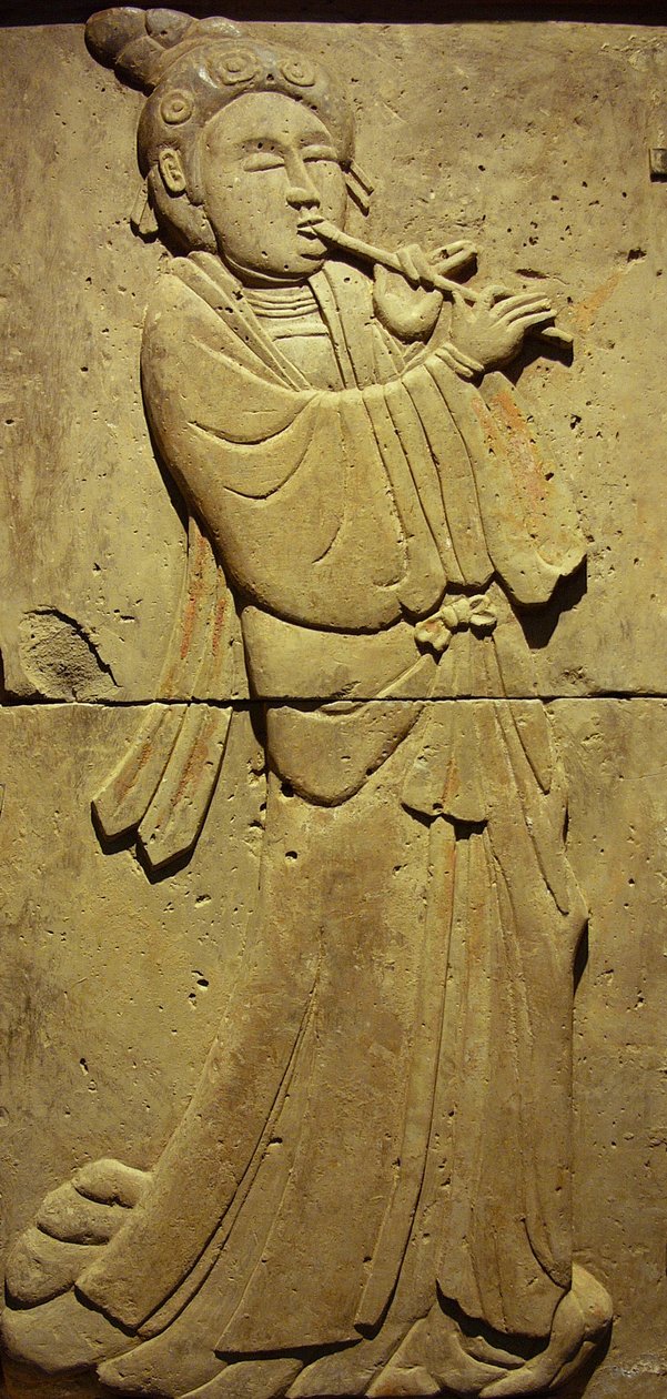 Stele in terracotta con musicista, Dinastia Tang (618-907), scoperta nella Provincia di Shaanxi, Museo della Foresta delle Stele a Xian. Fotografia, Leonard de Selva, Cina, 2006 da Tang Dynasty Chinese School