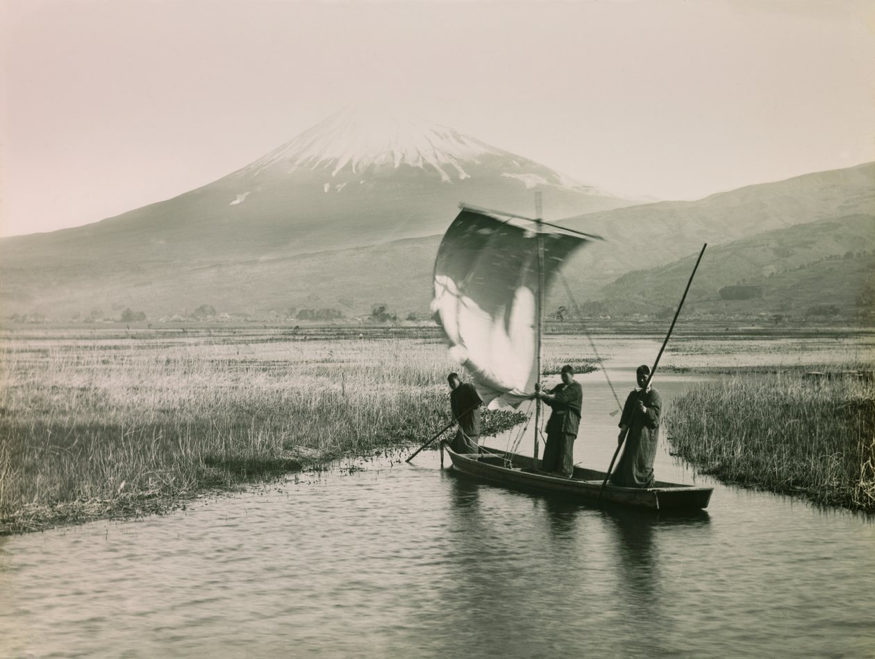 Il Monte Fuji visto da Tokaido, circa 1900 - 1915 (fotografia) da Teijiro Takagi