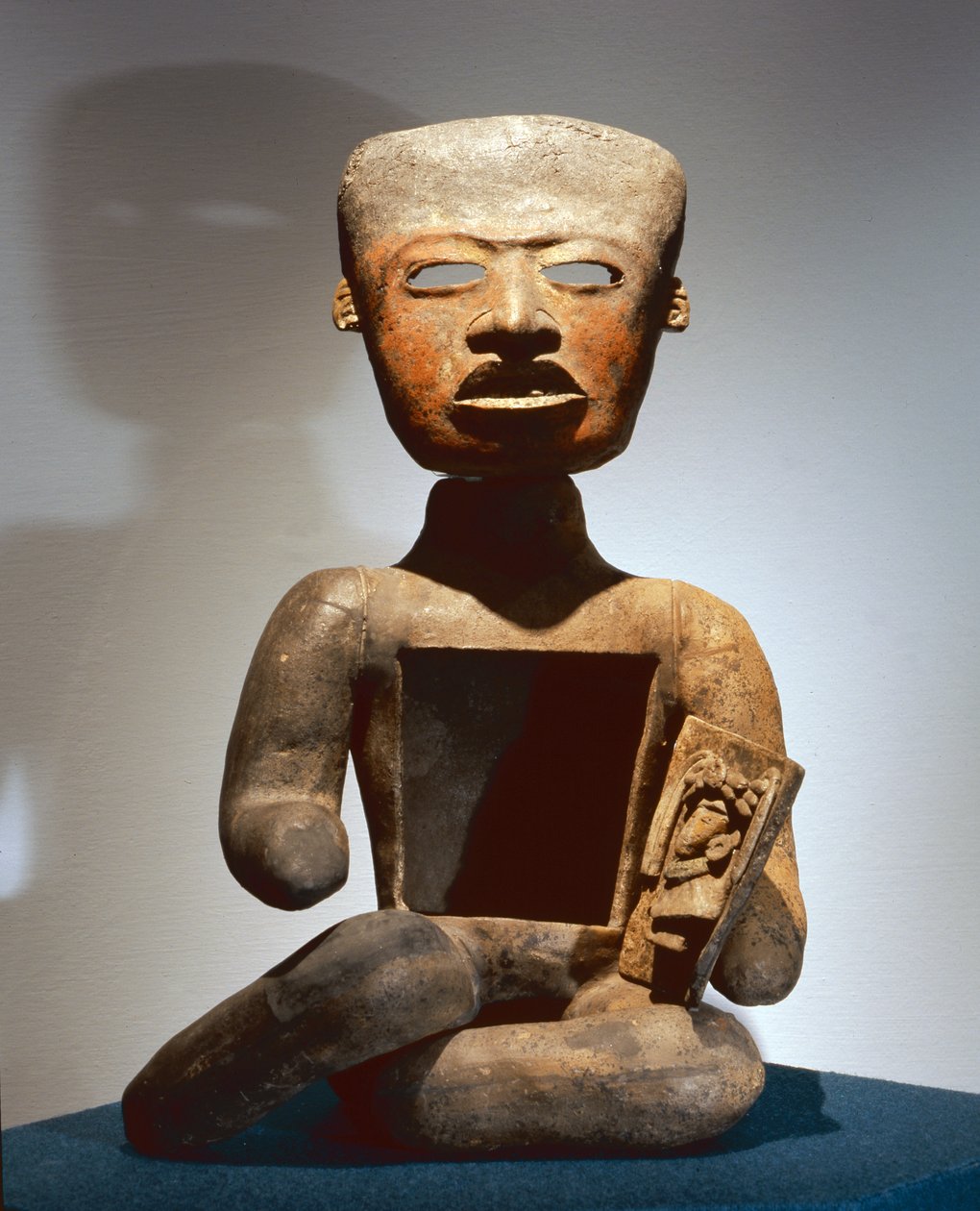 Figura seduta con stomaco aperto per ricevere offerte da Teotihuacan